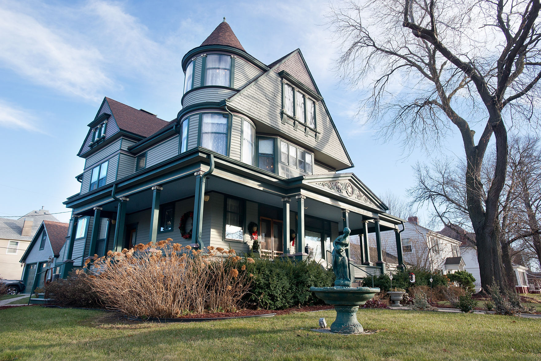 Linda Sue Manor